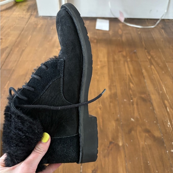 Ugg lace up with fur - Picture 13 of 16